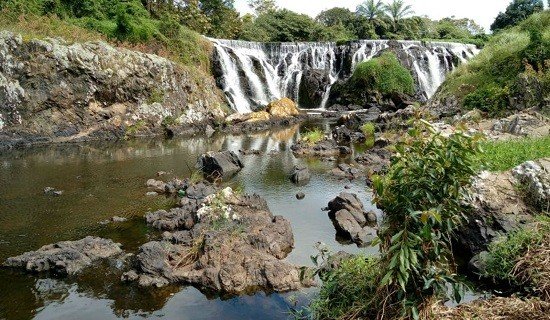 Sem saber nadar, adolescente de 17 anos pula em rio e morre afogado no sul da Bahia