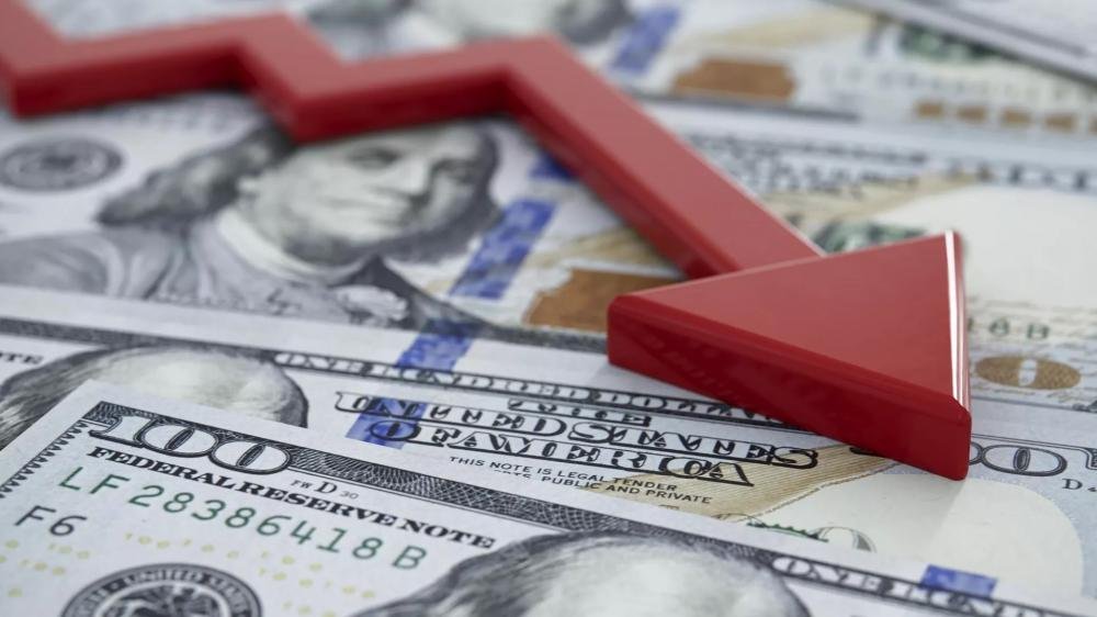 Com inflação em alta, economia dos EUA está a caminho do colapso, alerta economista