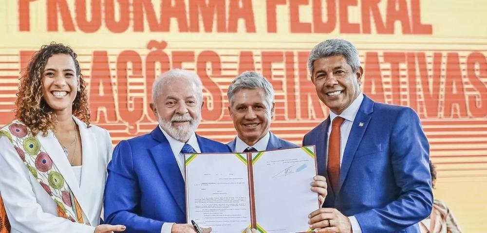 “Pagamento de uma dívida histórica”, diz Lula ao assinar medidas pela igualdade racial