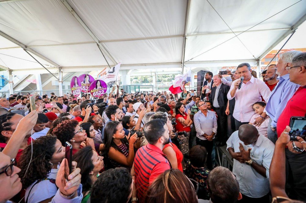 Rui abre comitê convocando a militância às ruas