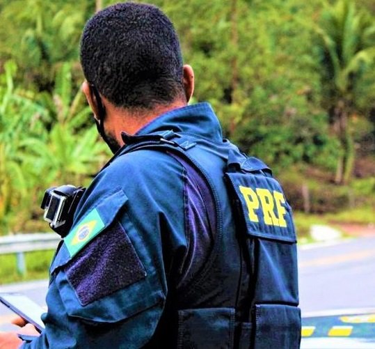 PRF socorre mulher em estado alarmante no interior da Bahia