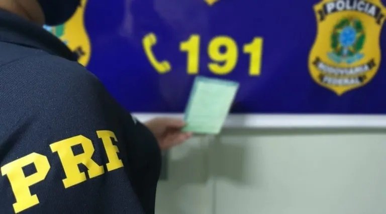 Na Bahia, homem é preso após ganhar carro em rifa com documento falso