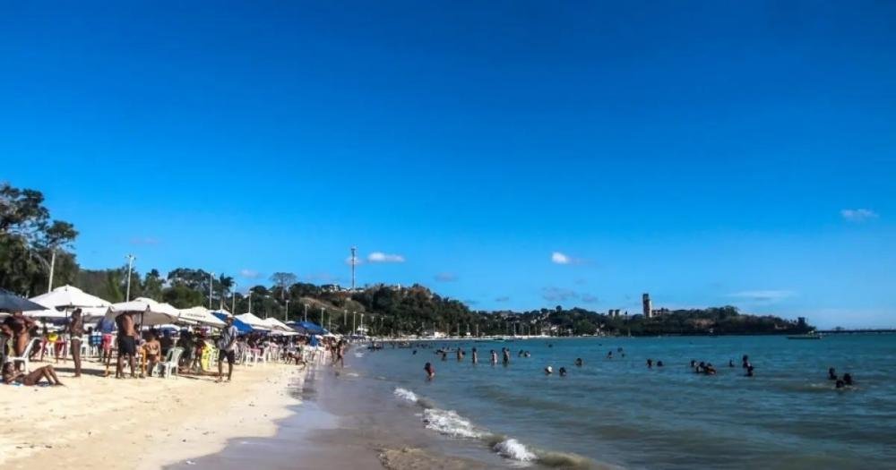 Sesab terá “forte ação” contra onda de calor no verão e Carnaval da Bahia; orientações serão enviadas aos municípios