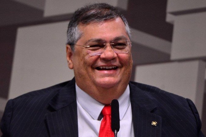 Dino já tem mais da metade dos votos necessários para ter nome aprovado pela CCJ do Senado