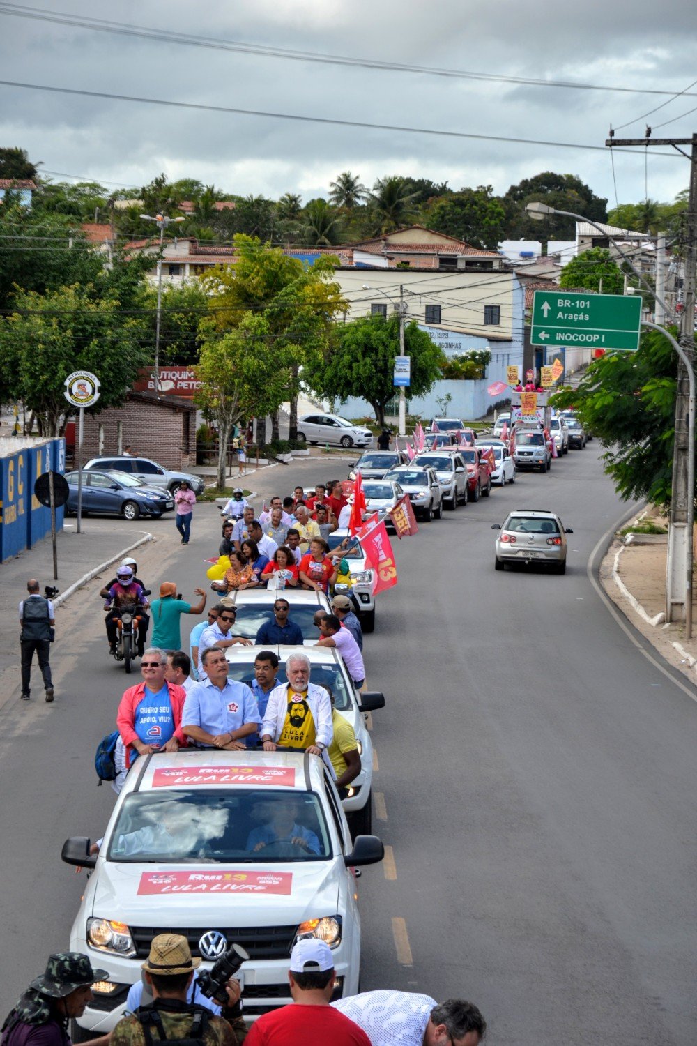 Em uma grande carreata, Rui percorreu 13 bairros de Alagoinhas