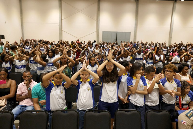 PM-BA forma 966 crianças e adolescentes em programa educacional de resistência às drogas