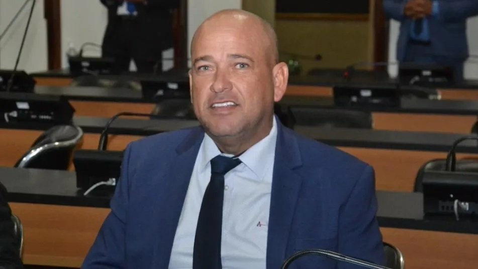 Deputado estadual é alvo da PF por suspeita de chefiar milícia