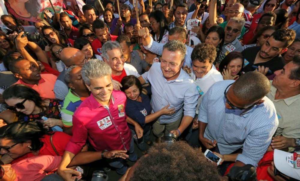 Rui reúne mais de dez mil pessoas durante caminhada em Feira de Santana