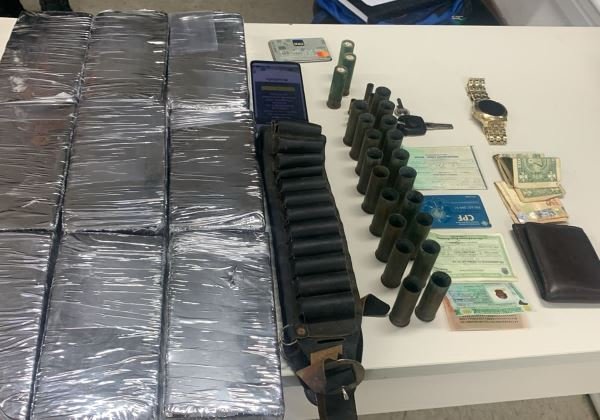 Polícia intercepta automóvel com cerca de 9 kg de cocaína na Linha Verde