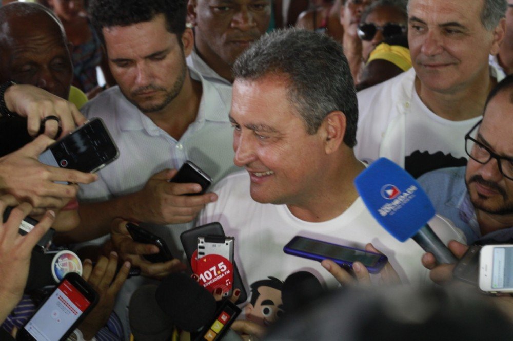 “Um dos grandes erros do PT foi não ter feito a reforma política”, diz Rui após votar