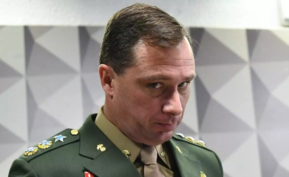 Militares fazem 'vaquinha' para ajudar Mauro Cid, delator de Bolsonaro, a pagar R$ 600 mil em dívidas