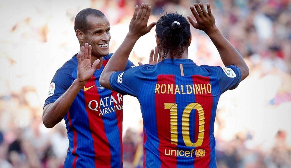 Apoio de Ronaldinho e Rivaldo a Bolsonaro constrange o Barcelona