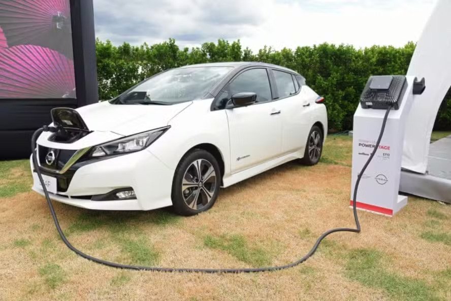 Em 2023, as vendas de veículos elétricos dobram no Brasil, atingindo 93,9 mil emplacamentos