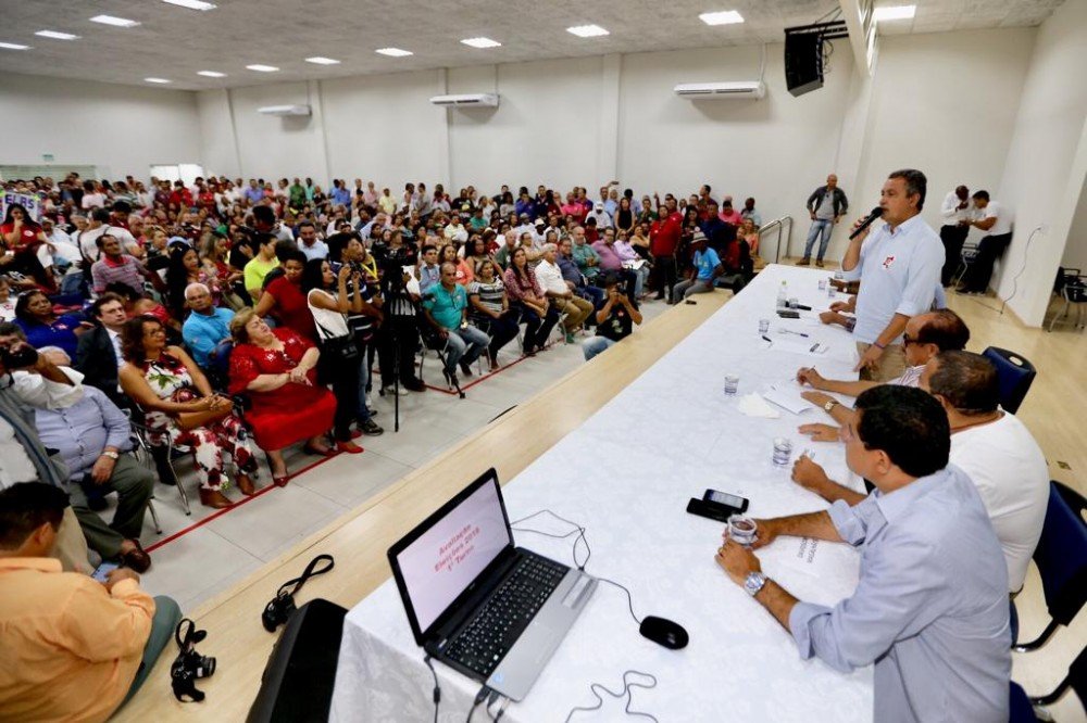 Rui reúne lideranças e defende presidente que goste da Bahia para fazer mais e melhor