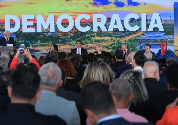 Ato no Congresso reforça poder da democracia no pós 8/1