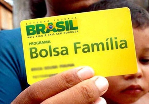 Bolsa Família - 100 mil brasileiros correm risco de ter programa bloqueado em janeiro por irregularidades no CPF