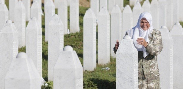 Discurso de 'eliminar adversário' deveria deixar país alerta, dizem estudiosos de genocídios