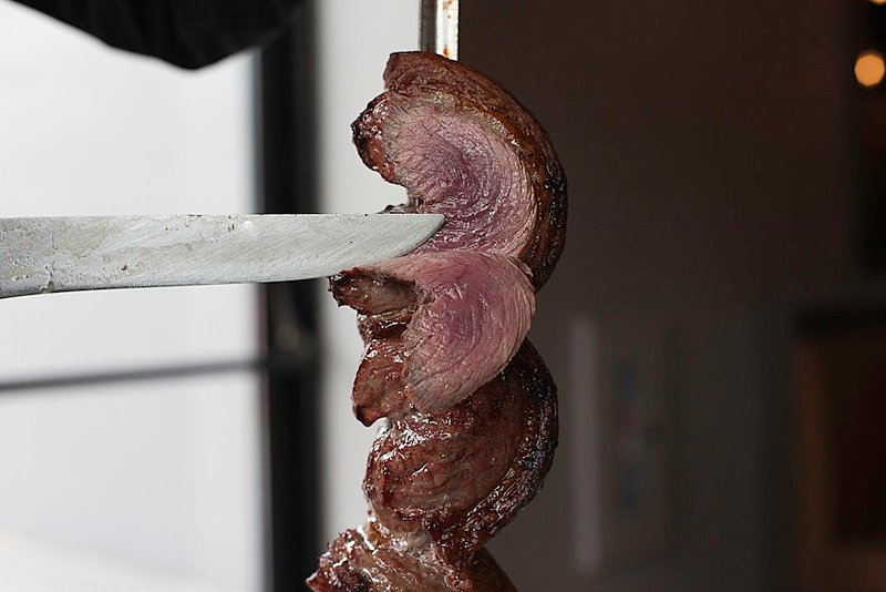Picanha, óleo de cozinha e diesel ficam mais baratos em 2023; gasolina e arroz sobem