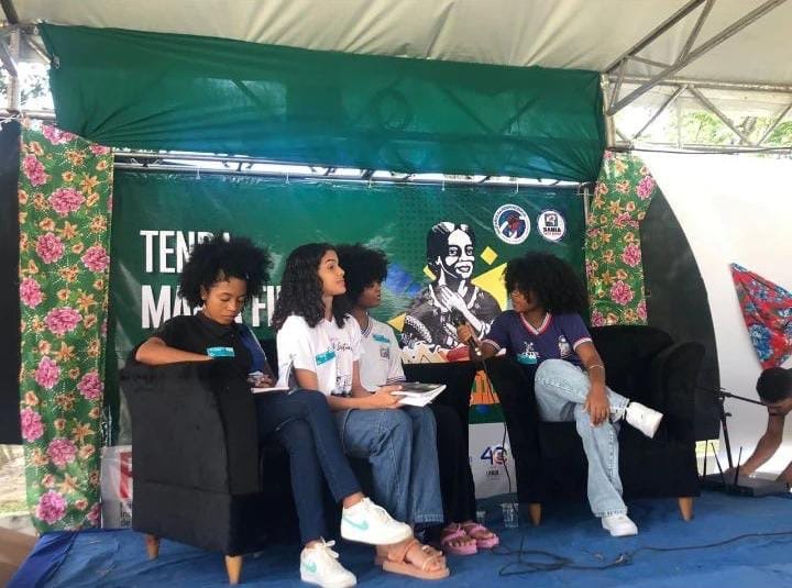 Estudantes de Serrinha produzem podcast com conteúdo educativo antirracista