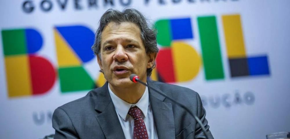 Haddad diz que governo vai rever faixa de isenção do Imposto de Renda ainda este ano