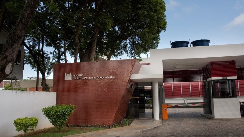 Fiocruz abre inscrições para concurso com vagas em Salvador e salários de até R$ 13,6 mil