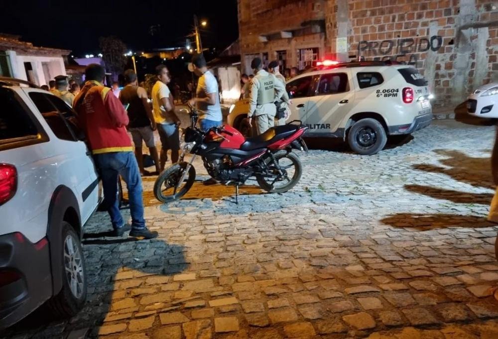 Bahia - Tiroteio deixa dois mortos e policial ferido em Senhor do Bonfim