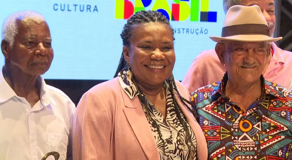 Na Bahia, Margareth Menezes participa de evento em homenagem aos antigos mestres da capoeira