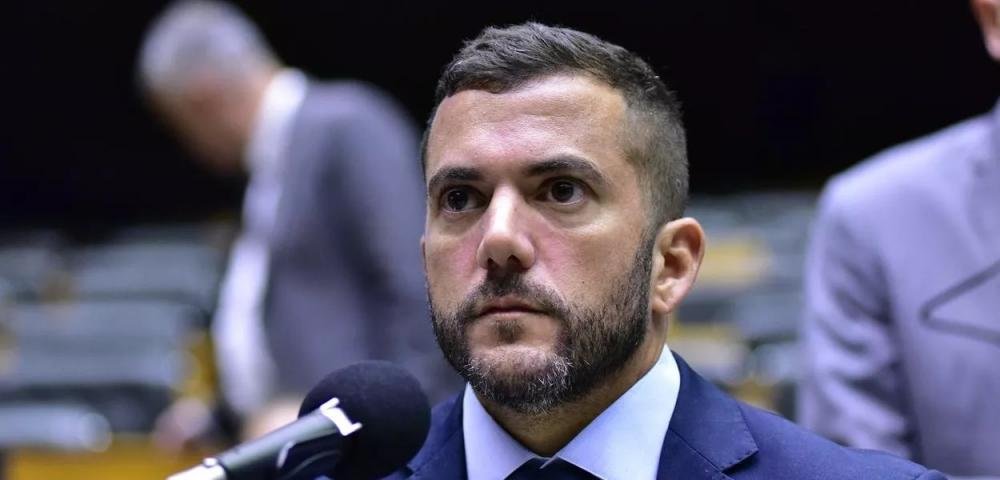 Aos prantos, Carlos Jordy pede fim das investigações sobre sua participação no golpe de 8 de janeiro