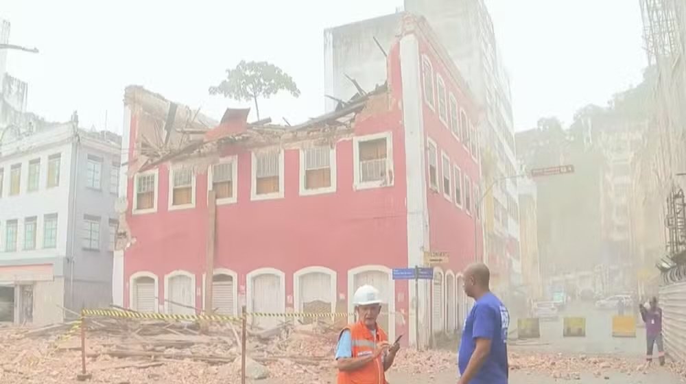 Parte de prédio que abrigou restaurante citado em obra de Jorge Amado desaba em Salvador
