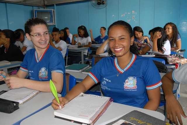 Renovação de matrícula para alunos da rede estadual começa no dia 26 de novembro