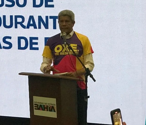 Jerônimo regulamenta proibição de pistolas de água no Carnaval