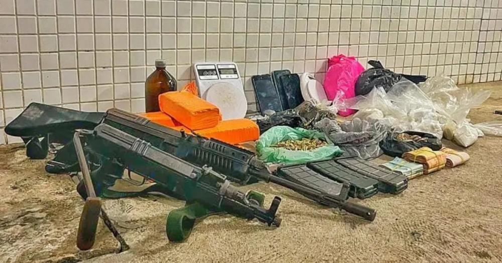 Dois fuzis são apreendidos no Engenho Velho da Federação