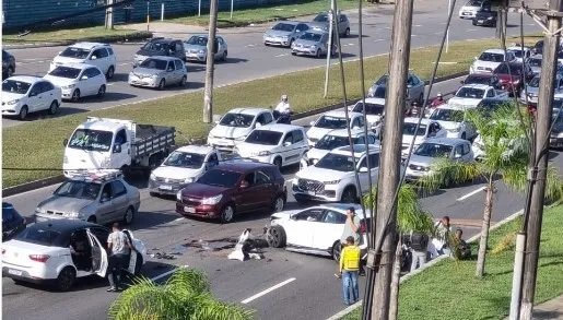 Em Salvador, grave acidente é registrado na Av. Paralela