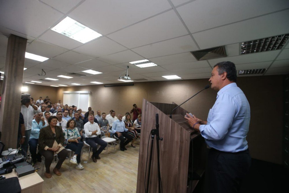 Rui Costa participa da inauguração da primeira linha de produção da Heineken no Nordeste