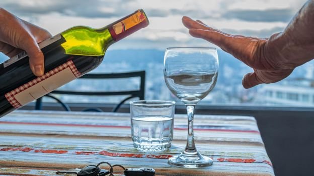 O que acontece com seu fígado quando você para de beber álcool