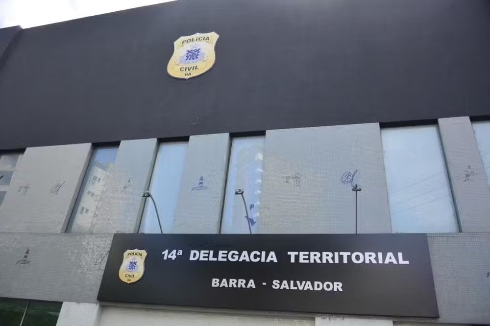 Mulheres presas por furtar idosa são suspeitas de cometer crimes em igrejas, restaurantes, lojas e clínicas, diz polícia da Bahia