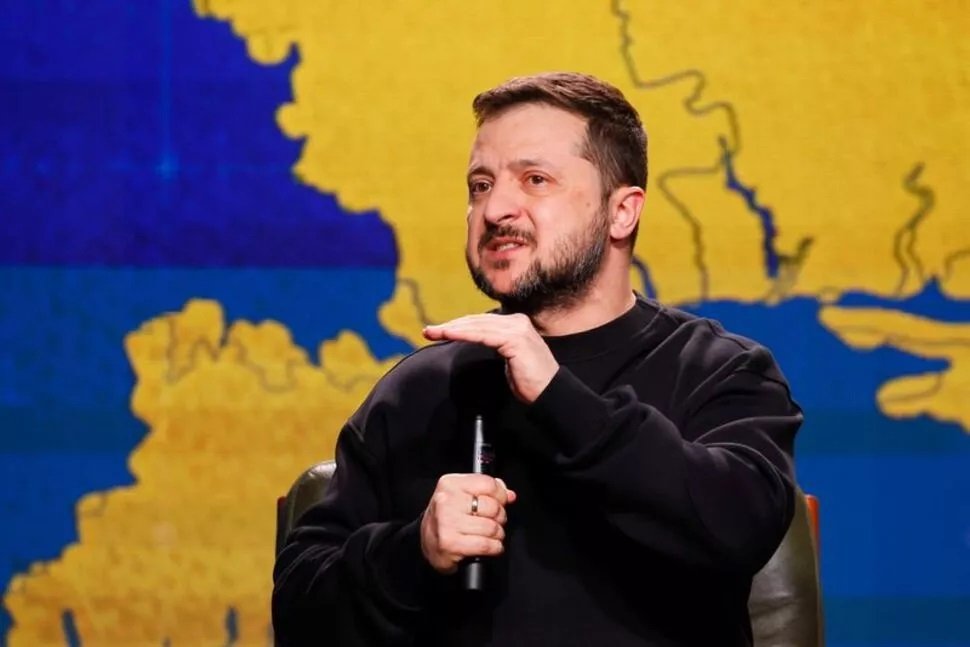 Zelensky admite estagnação na guerra contra a Rússia por falta de armas