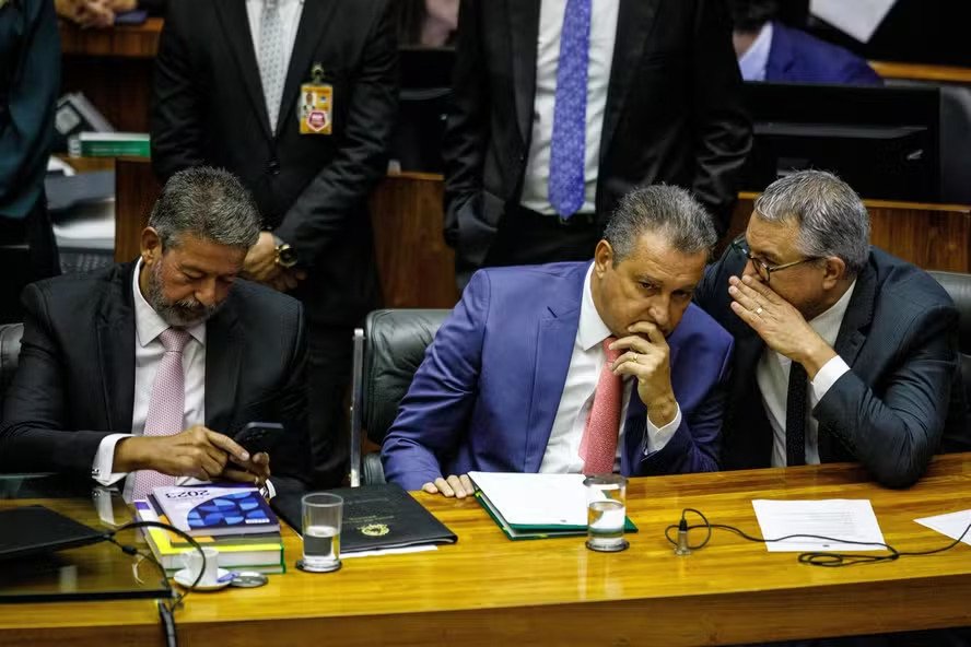 No Congresso, Lira faz contra governo Lula discurso mais duro que nos anos Bolsonaro e dá novo tom para sessão de retorno