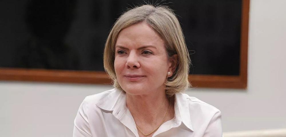 Gleisi diz que reunião ministerial golpista foi um escracho