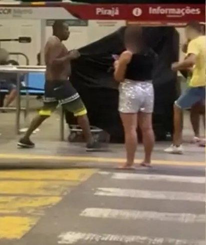 Em Salvador, mulher é agredida por homem com soco no rosto na estação Pirajá