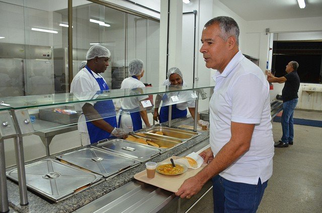 Prefeitura inaugura atendimento noturno no Restaurante Popular