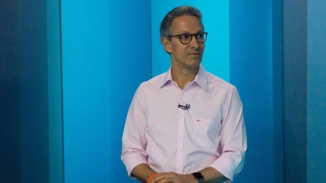 Em MG, Romeu Zema (Novo) exonera servidores em massa e é criticado por secretário de planejamento