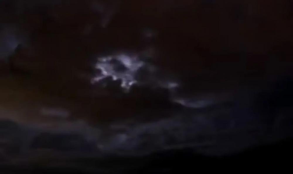 Cidades do extremo sul da BA registram mais de 2,4 mil raios em 4 dias