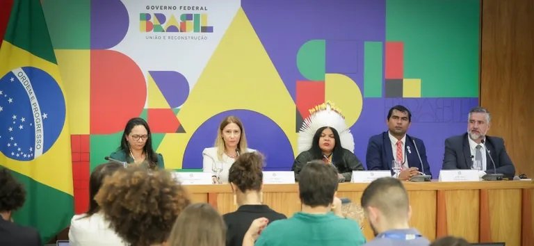 'Não houve descaso com Yanomamis', diz Sônia Guajajara; governo anuncia plano de ação para 2024