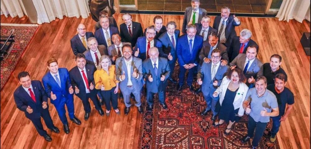 Lula reúne centrão e promete encontros regulares com parlamentares: 