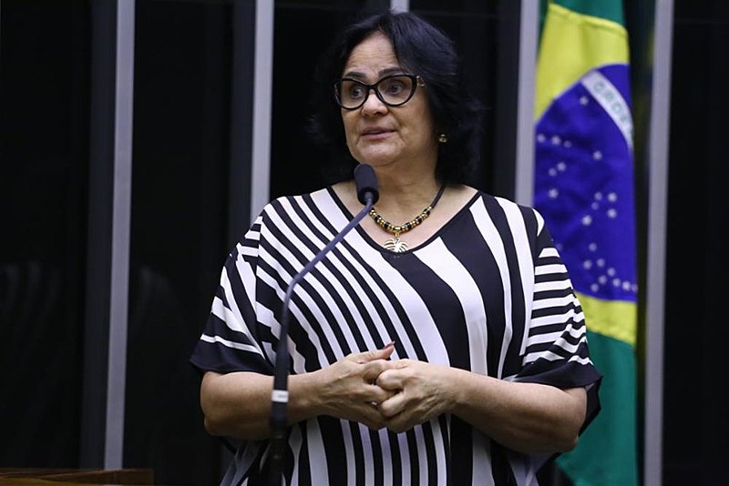 Sem ter provado supostas denúncias, Damares volta a falar sobre abuso sexual no Marajó