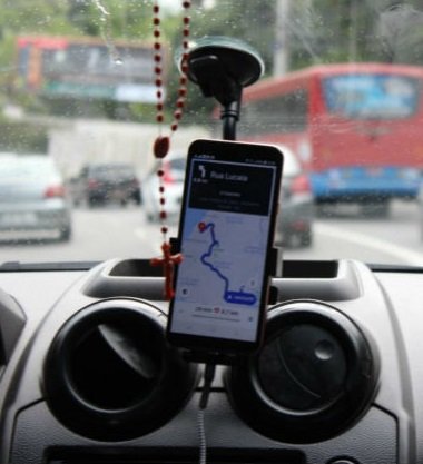 Lula assina PL que regulamenta trabalho de motoristas por aplicativo