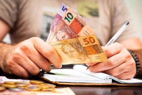 Feirão do Serasa e Desenrola Brasil negocia dívidas com descontos de até 96%