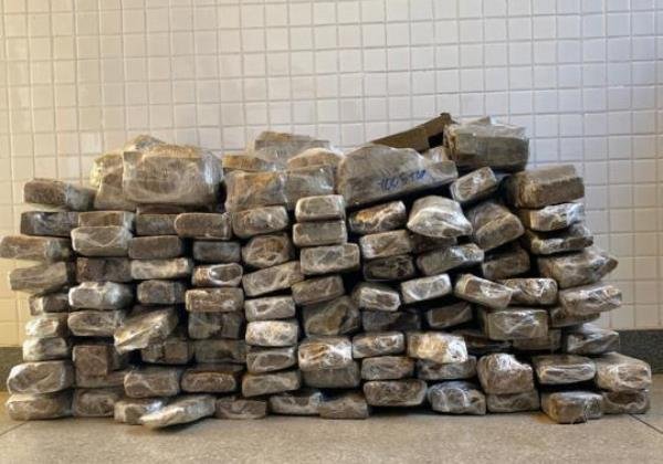 Bahia - PM apreende 100kg de maconha no interior