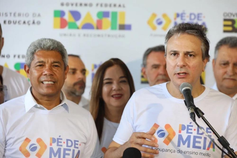 Ministro diz que programa Pé-de-Meia garantirá alunos nas escolas